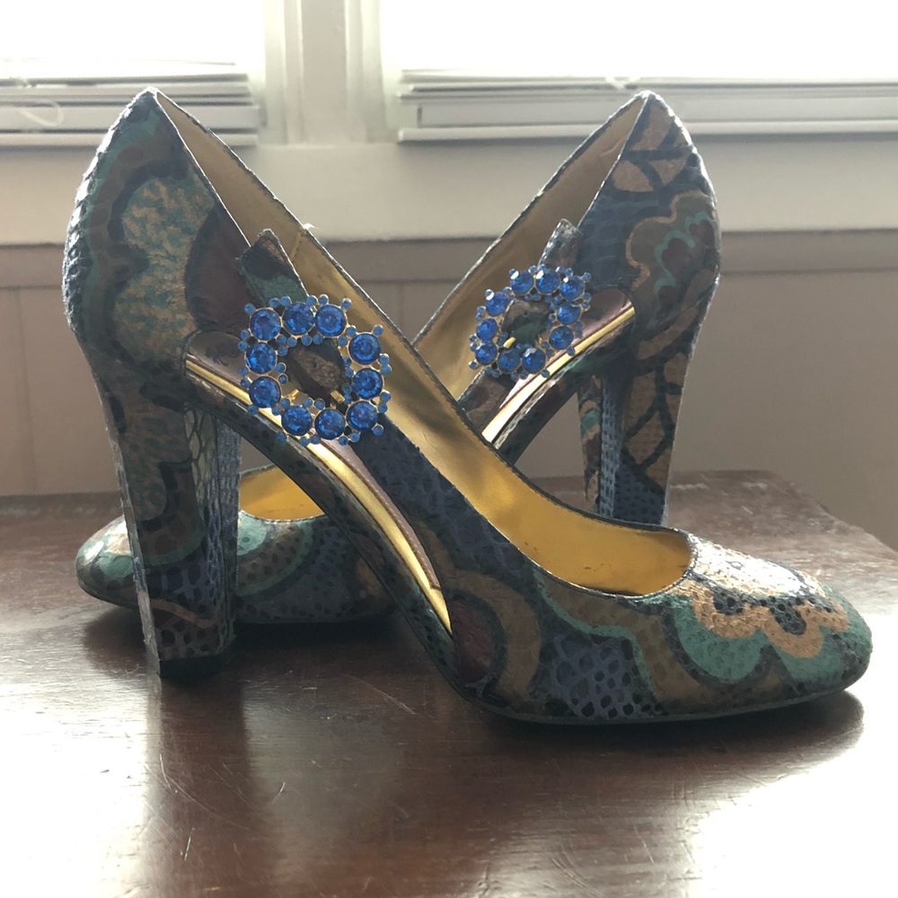 Hal’s Bob Heels